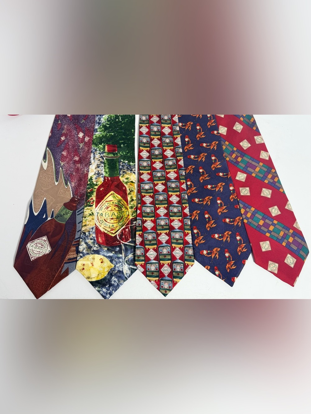 Tabasco Multi-Tie Set with Red and Green Accents
